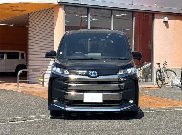 TOYOTA NOAH S-Z HYBRID   2022